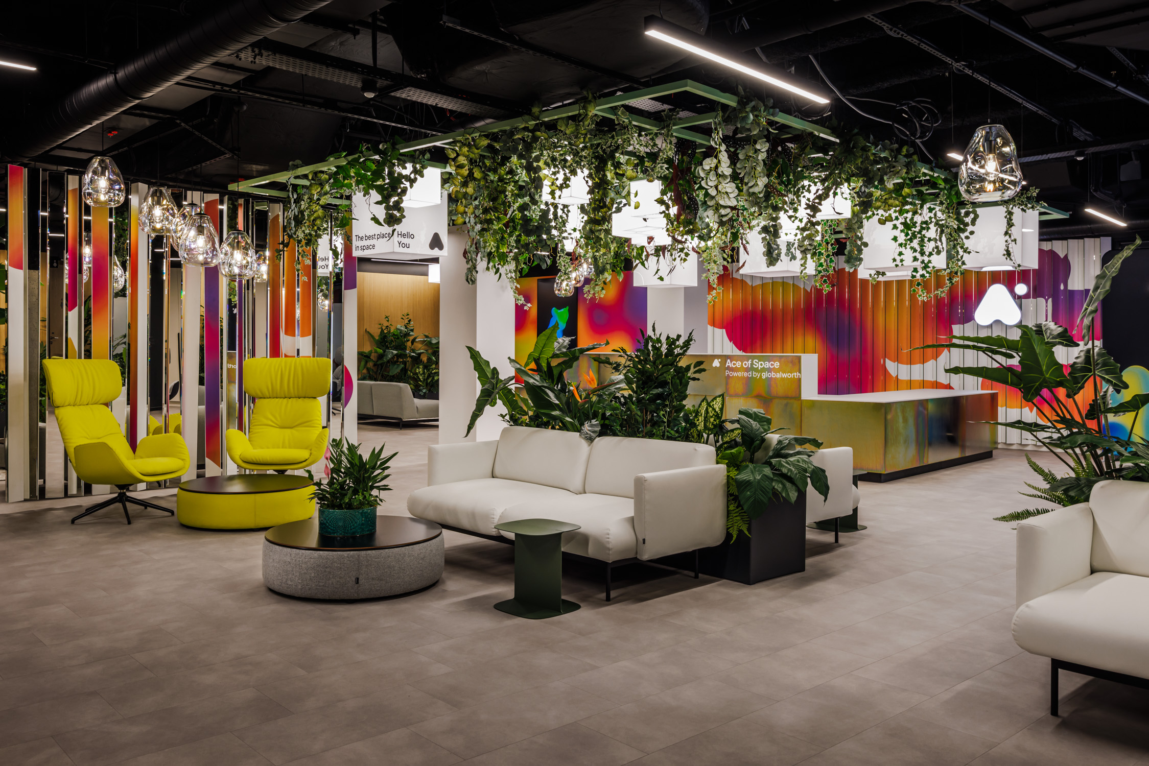 Aranżacja biura Ace of Space Wrocław Renoma - zieleń w recepcji biura