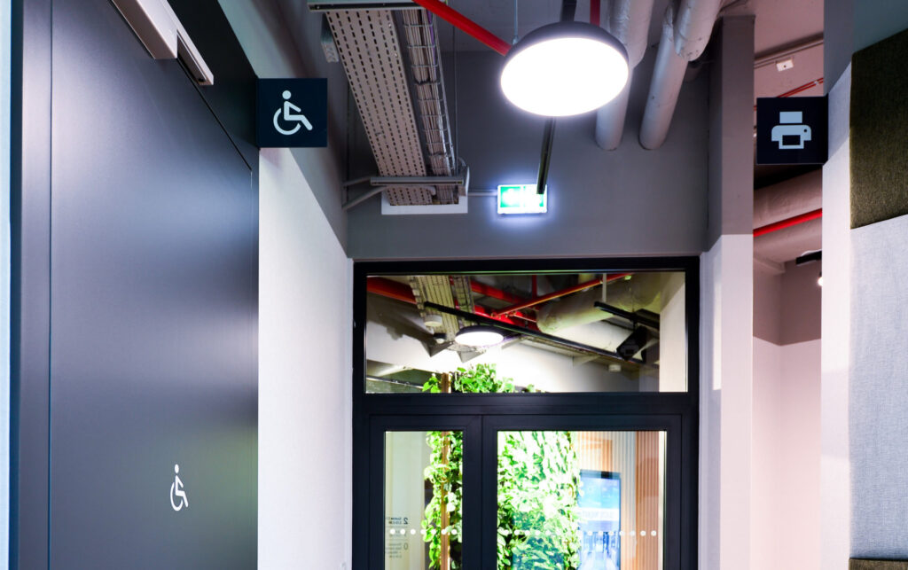 Wayfinding dla Hager Group - projekt i realizacja Space Wizard